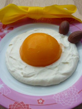 Les oeufs au plat surprise! *Goûters de Pâques # 3*  Cuisine de Deborah Les oeufs au plat surprise! *Goûters de Pâques # 3*  Cuisine de Deborah