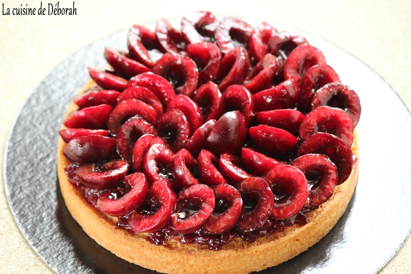 Tarte cerise, selon Hugo & Victor Cuisine de Déborah Tarte cerise, selon Hugo & Victor Cuisine de Déborah