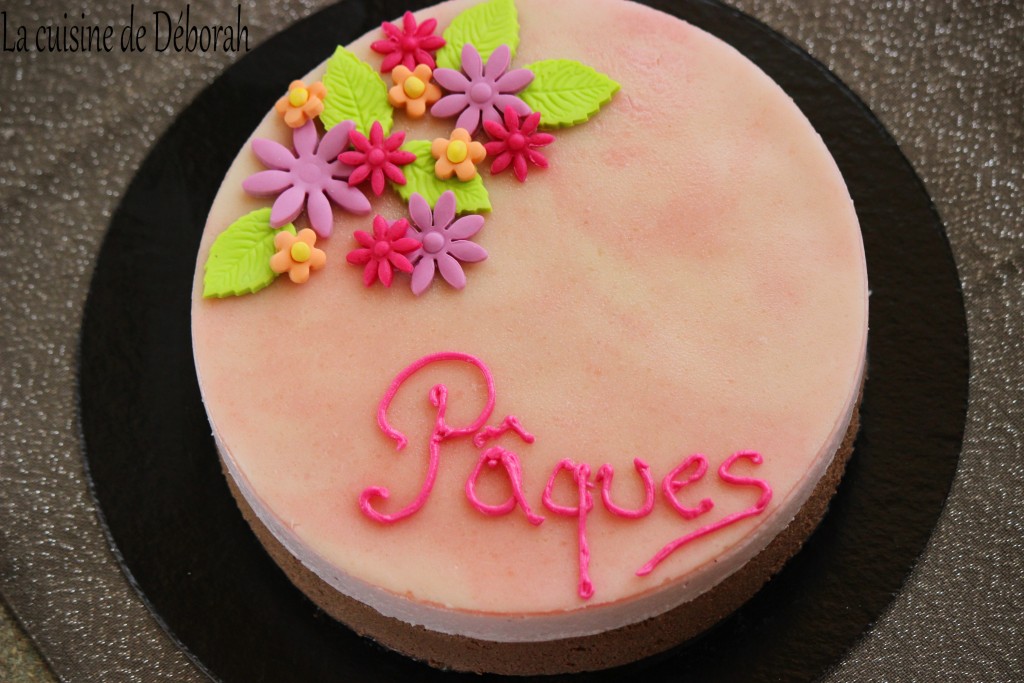Entremets fraise-chocolat pour Pâques! Cuisine de Deborah Entremets fraise-chocolat pour Pâques! Cuisine de Deborah