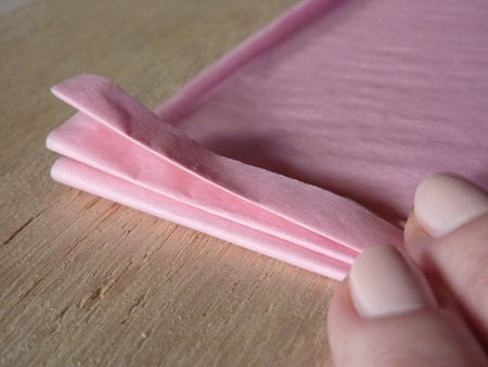 Les pompons en papier de soie - Tutoriel en photos Cuisine de Déborah  Les pompons en papier de soie - Tutoriel en photos Cuisine de Déborah