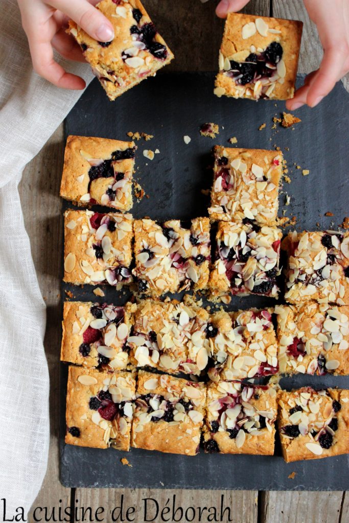 Gâteau fruits rouges et amandes cuisine de deborah
