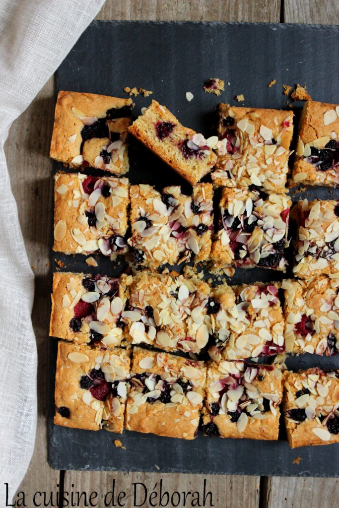 Gâteau fruits rouges et amandes cuisine de deborah